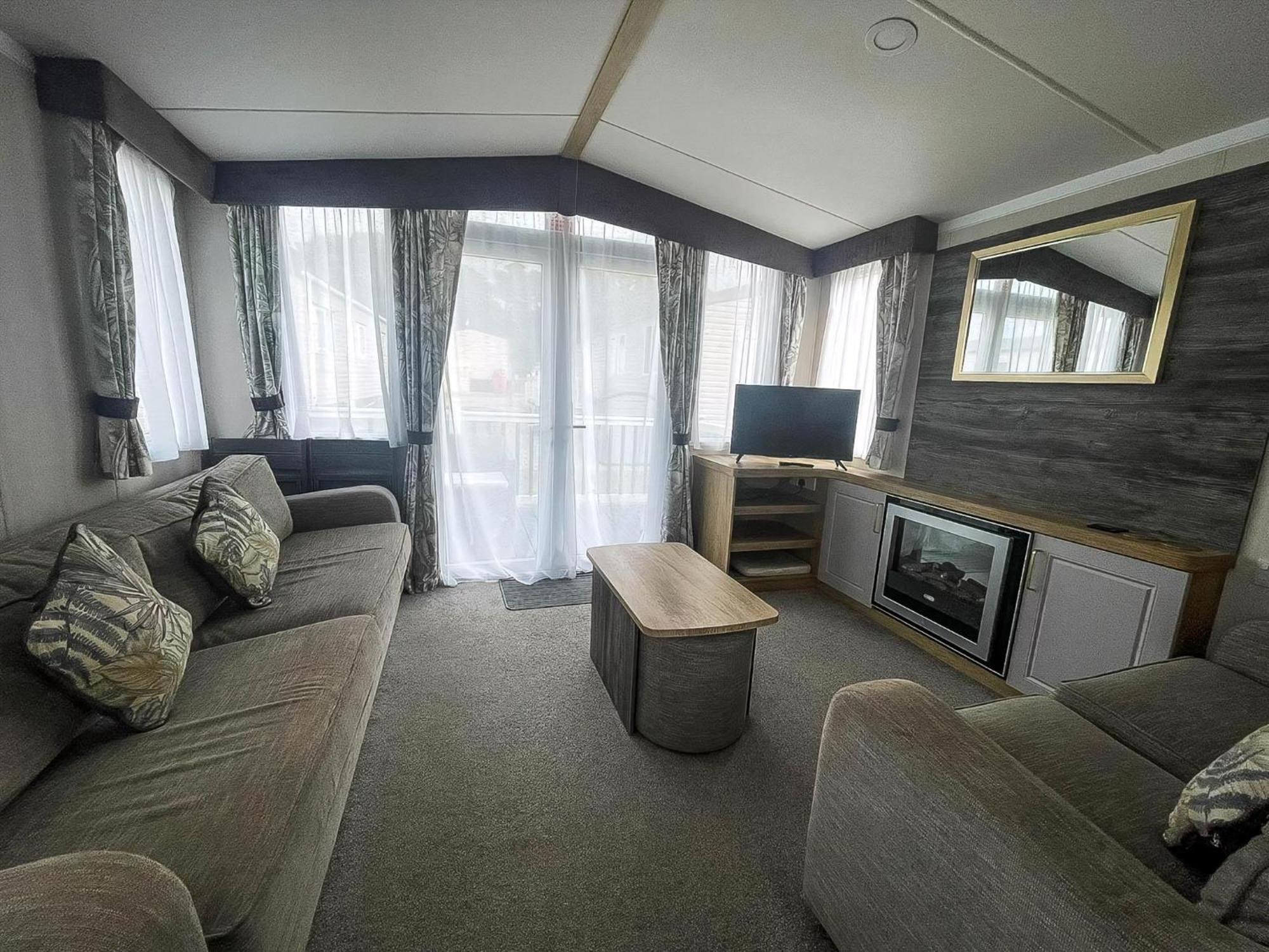 Campsite Modern Caravan At Caldecott Hall With Decking In Norfolk, Sleeps 8 Ref 91068c